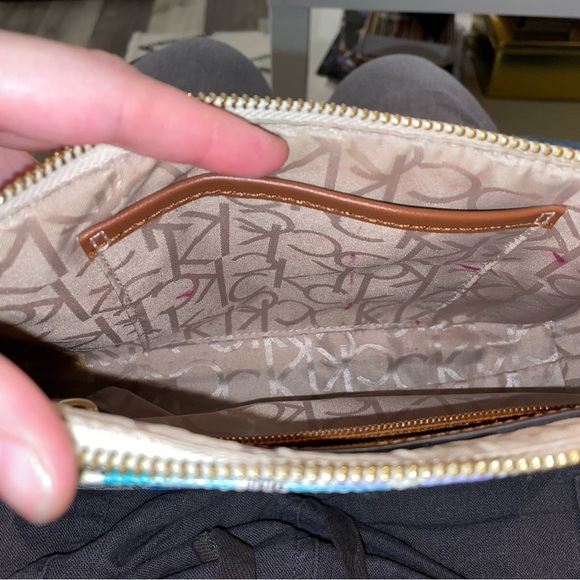 CALVIN KLEIN PURSE - Picture 7 of 8